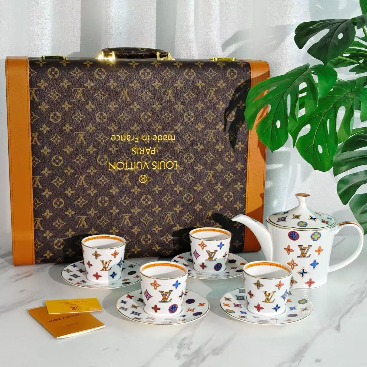 Louis Vuitton Monogram Tea set LV for four people